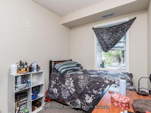 101-253 Lester St, Waterloo, ON - Indoor Photo Showing Bedroom