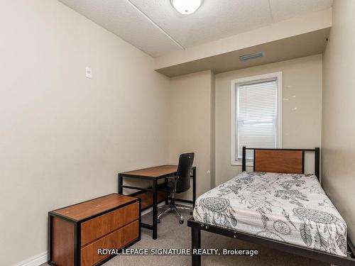 101-253 Lester St, Waterloo, ON - Indoor Photo Showing Bedroom