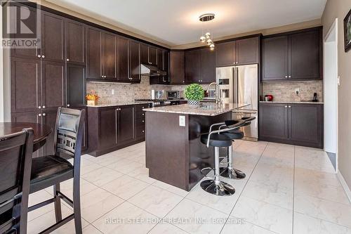 29 Watson Drive S, New Tecumseth, ON - Indoor Photo Showing Kitchen With Upgraded Kitchen