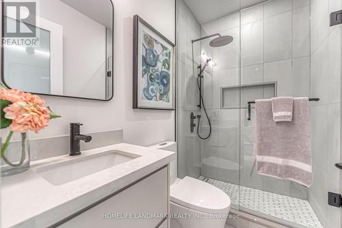 195 Albany Avenue, Toronto, ON - Indoor Photo Showing Bathroom