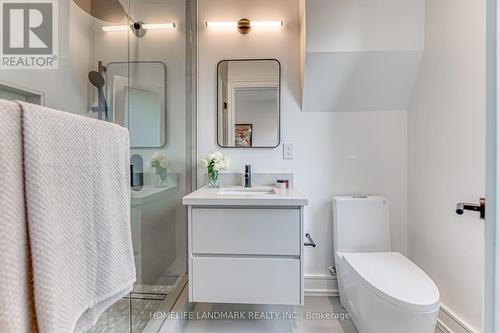 195 Albany Avenue, Toronto, ON - Indoor Photo Showing Bathroom