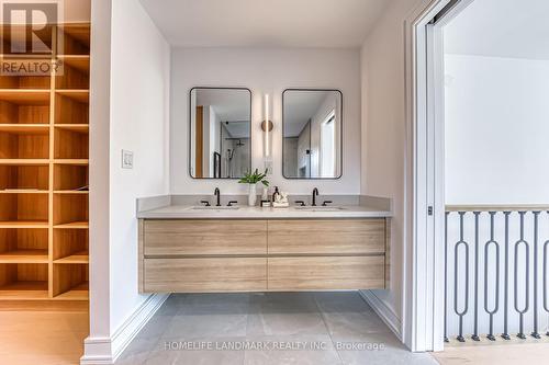 195 Albany Avenue, Toronto, ON - Indoor Photo Showing Bathroom