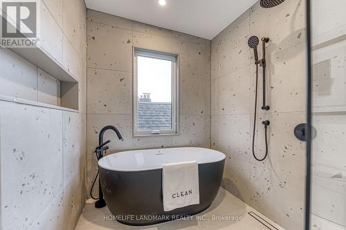 195 Albany Avenue, Toronto, ON - Indoor Photo Showing Bathroom