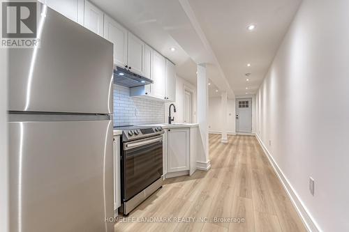 195 Albany Avenue, Toronto, ON - Indoor Photo Showing Kitchen