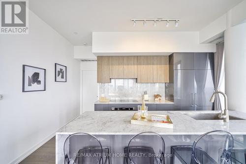 Ph05 - 161 Roehampton Avenue, Toronto, ON - Indoor Photo Showing Kitchen