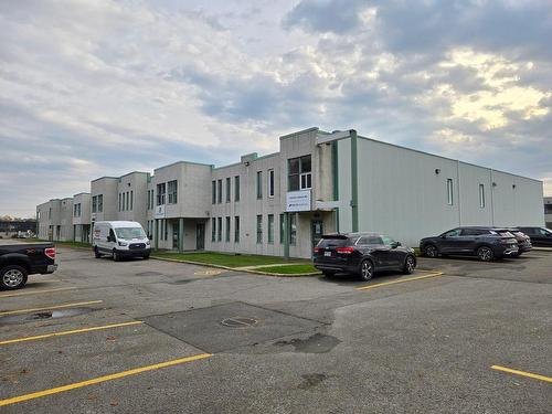 Frontage - 108-86 Boul. Des Entreprises, Boisbriand, QC - Outdoor