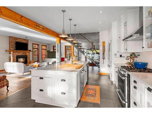 Kitchen - 200 Ch. De Villandry, Saint-Adolphe-D'Howard, QC - Indoor Photo Showing Kitchen With Upgraded Kitchen