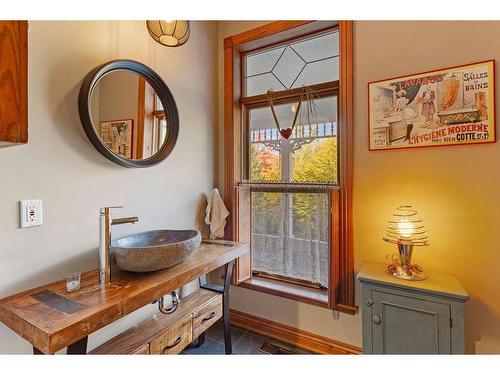 Bathroom - 200 Ch. De Villandry, Saint-Adolphe-D'Howard, QC - Indoor Photo Showing Other Room