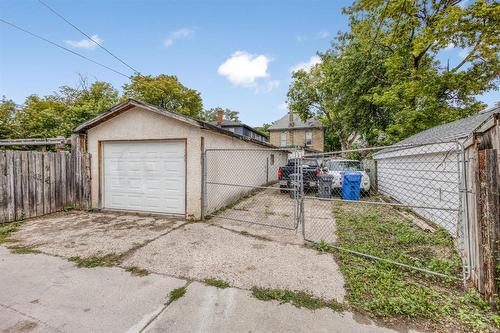 368 Redwood Avenue, Winnipeg, MB - Outdoor With Exterior