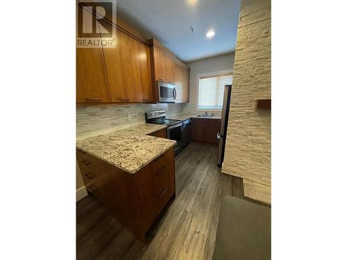 5343 Ski Hill  Road Unit# 213, Fernie, BC - Indoor Photo Showing Kitchen