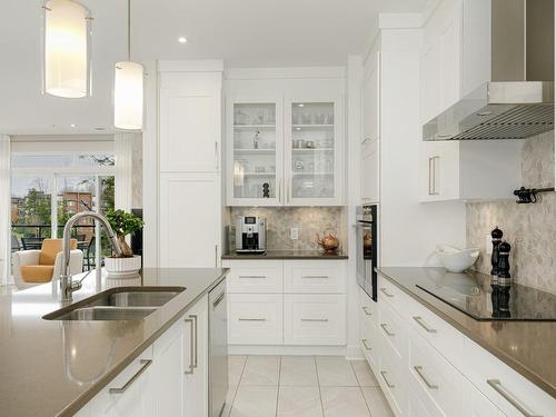 Kitchen - 201-32 Rue De Boigne, Blainville, QC - Indoor Photo Showing Kitchen With Double Sink With Upgraded Kitchen