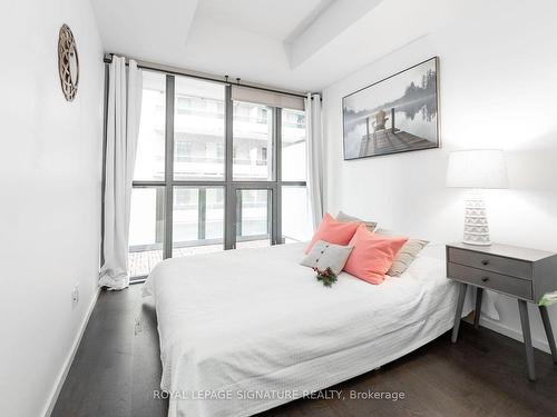 617-101 Charles St E, Toronto, ON - Indoor Photo Showing Bedroom