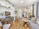 1066 Wood St, Innisfil, ON  - Indoor Photo Showing Living Room 