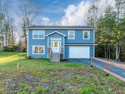 10 Lakeland Street  Beaver Bank, NS B4G 1A5