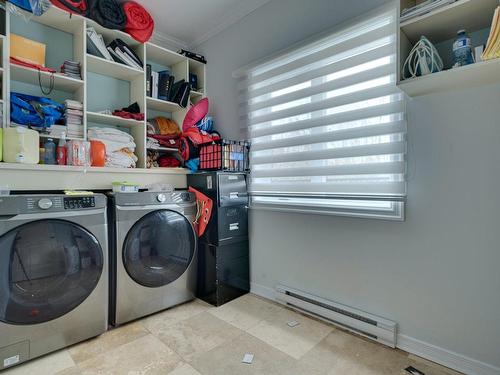 Laundry room - 6 Rue Notre-Dame-De-Laval, Laval (Sainte-Rose), QC - Indoor Photo Showing Laundry Room