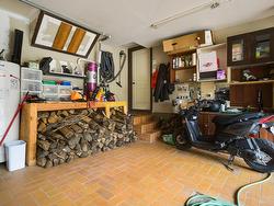 Garage - 