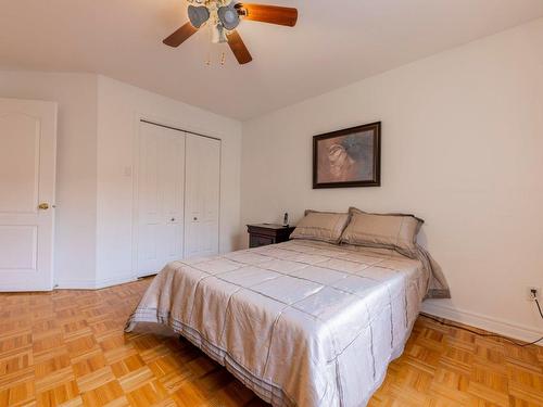 Chambre Ã Â coucher - 2-8495 Av. René-Descartes, Montréal (Rivière-Des-Prairies/Pointe-Aux-Trembles), QC - Indoor Photo Showing Bedroom