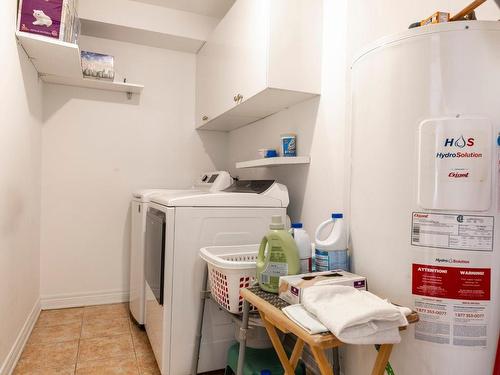 Salle de lavage - 2-8495 Av. René-Descartes, Montréal (Rivière-Des-Prairies/Pointe-Aux-Trembles), QC - Indoor Photo Showing Laundry Room