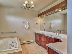 Ensuite bathroom - 