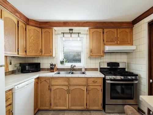 Cuisine - 1289 Ch. St-Guillaume, Sainte-Marthe, QC - Indoor Photo Showing Kitchen With Double Sink