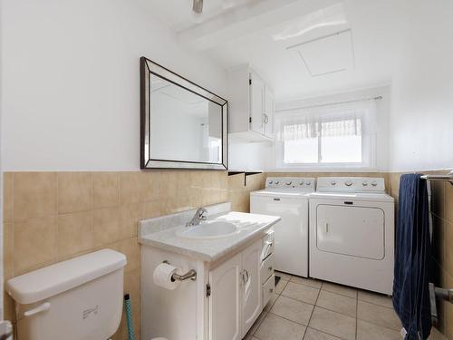 Salle de lavage - 1289 Ch. St-Guillaume, Sainte-Marthe, QC - Indoor Photo Showing Laundry Room