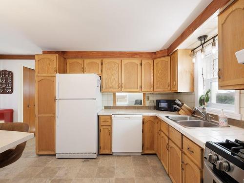 Cuisine - 1289 Ch. St-Guillaume, Sainte-Marthe, QC - Indoor Photo Showing Kitchen With Double Sink