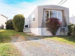 32 Trentonian Lane  Dartmouth, NS B2W 0C4