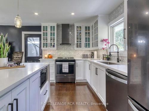 6669 20Th Sdrd, Essa, ON - Indoor Photo Showing Kitchen With Upgraded Kitchen