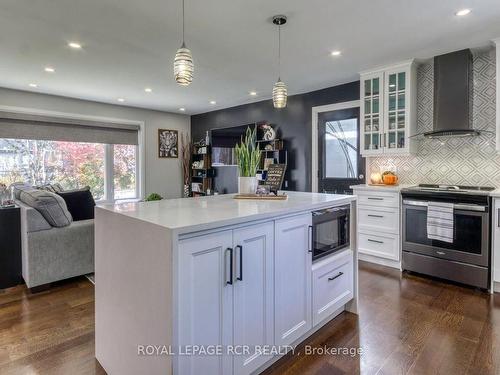 6669 20Th Sdrd, Essa, ON - Indoor Photo Showing Kitchen With Upgraded Kitchen