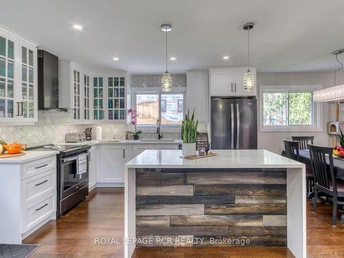 6669 20Th Sdrd, Essa, ON - Indoor Photo Showing Kitchen With Upgraded Kitchen