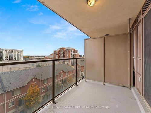 818-39 Galleria Pkwy, Markham, ON - Outdoor With Balcony With Exterior