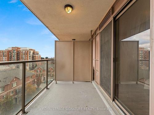 818-39 Galleria Pkwy, Markham, ON - Outdoor With Balcony With Exterior