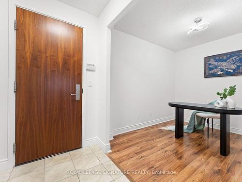 818-39 Galleria Pkwy, Markham, ON - Indoor Photo Showing Other Room