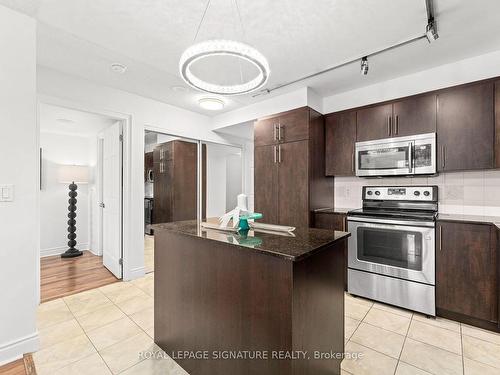 818-39 Galleria Pkwy, Markham, ON - Indoor Photo Showing Kitchen