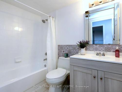 502-1001 Cedarglen Gate, Mississauga, ON - Indoor Photo Showing Bathroom