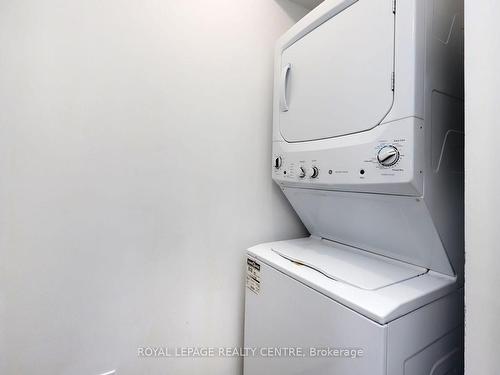 502-1001 Cedarglen Gate, Mississauga, ON - Indoor Photo Showing Laundry Room