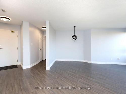 502-1001 Cedarglen Gate, Mississauga, ON - Indoor Photo Showing Other Room