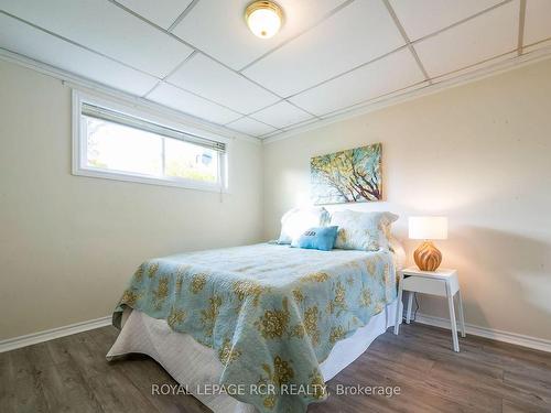 99 Blind Line, Orangeville, ON - Indoor Photo Showing Bedroom