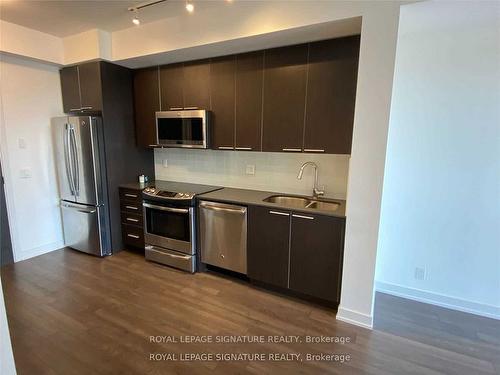 3106-10 Park Lawn Rd, Toronto, ON - Indoor Photo Showing Kitchen With Double Sink