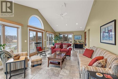 50 Belmonte Lane, Rideau Lakes (818 - Rideau Lakes (Bastard) Twp), ON - Indoor Photo Showing Living Room