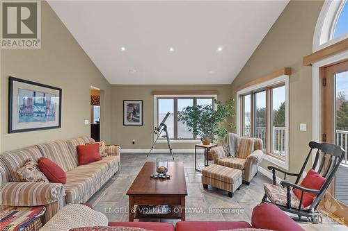 50 Belmonte Lane, Rideau Lakes (818 - Rideau Lakes (Bastard) Twp), ON - Indoor Photo Showing Living Room