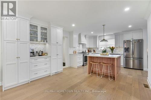 114 Chipman Road, Brockville, ON - Indoor Photo Showing Kitchen With Upgraded Kitchen