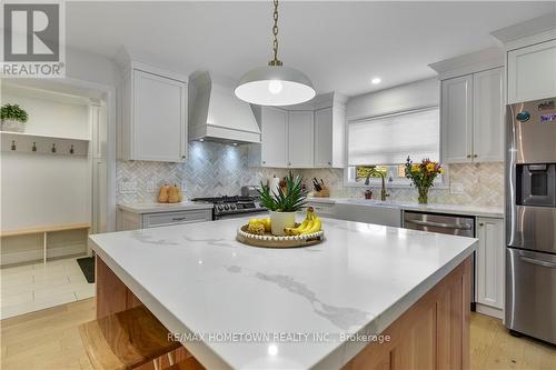 114 Chipman Road, Brockville, ON - Indoor Photo Showing Kitchen With Upgraded Kitchen