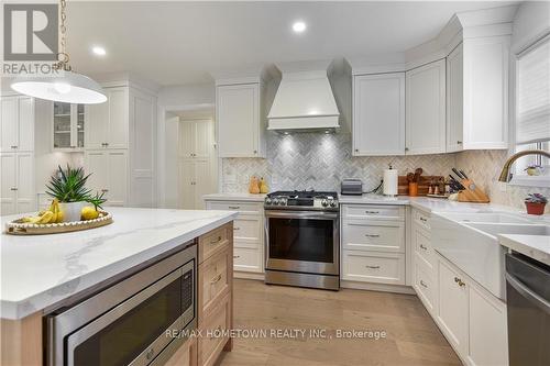 114 Chipman Road, Brockville, ON - Indoor Photo Showing Kitchen With Upgraded Kitchen