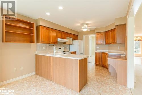 98 Navigators Trail, Bobcaygeon, ON - Indoor Photo Showing Kitchen