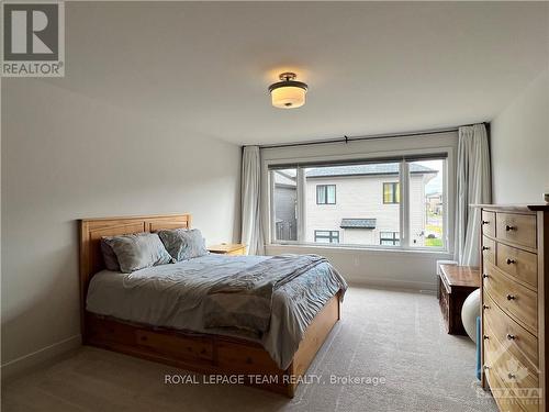 1039 Hydrangea Avenue, Ottawa, ON - Indoor Photo Showing Bedroom