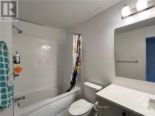 1039 Hydrangea Avenue, Ottawa, ON - Indoor Photo Showing Bathroom