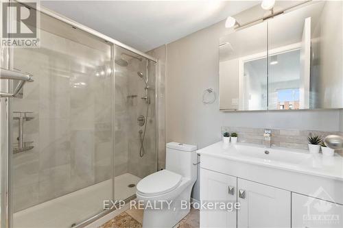 401 - 222 Guigues Avenue, Ottawa, ON - Indoor Photo Showing Bathroom