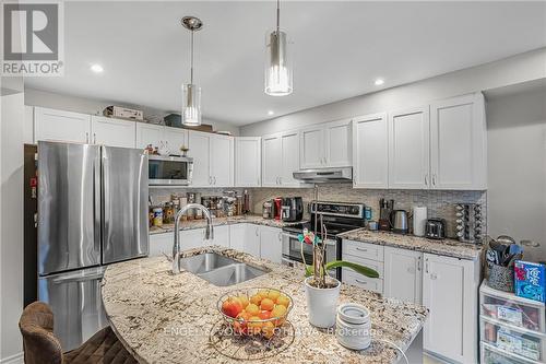 422 Country Glen Way, Ottawa, ON - Indoor Photo Showing Kitchen With Stainless Steel Kitchen With Double Sink With Upgraded Kitchen