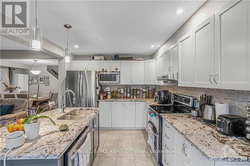 422 Country Glen Way, Ottawa, ON - Indoor Photo Showing Kitchen With Stainless Steel Kitchen With Upgraded Kitchen